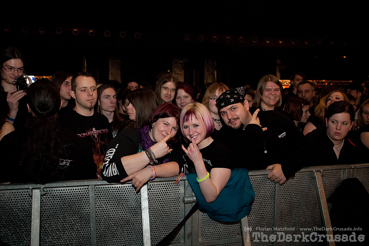 027 Crowd