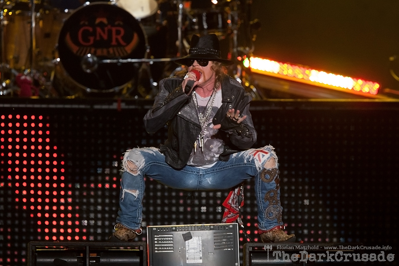 042 Guns N Roses