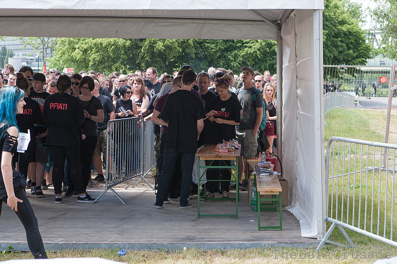 1036 Crowd