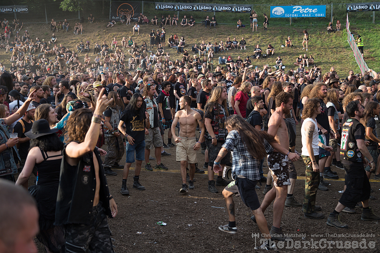 4192 Crowd